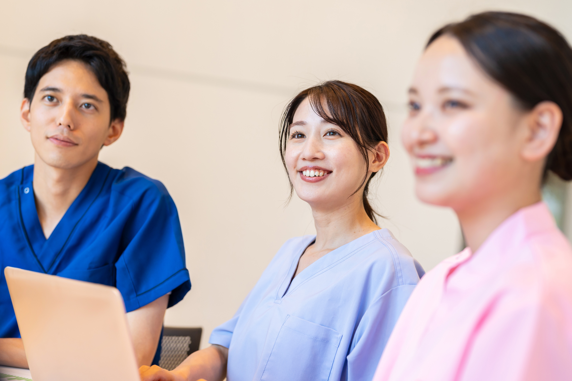 歯科医師の研修修了後の就職先はどう選ぶ？進路別の特徴と最初の勤務先の見極め方